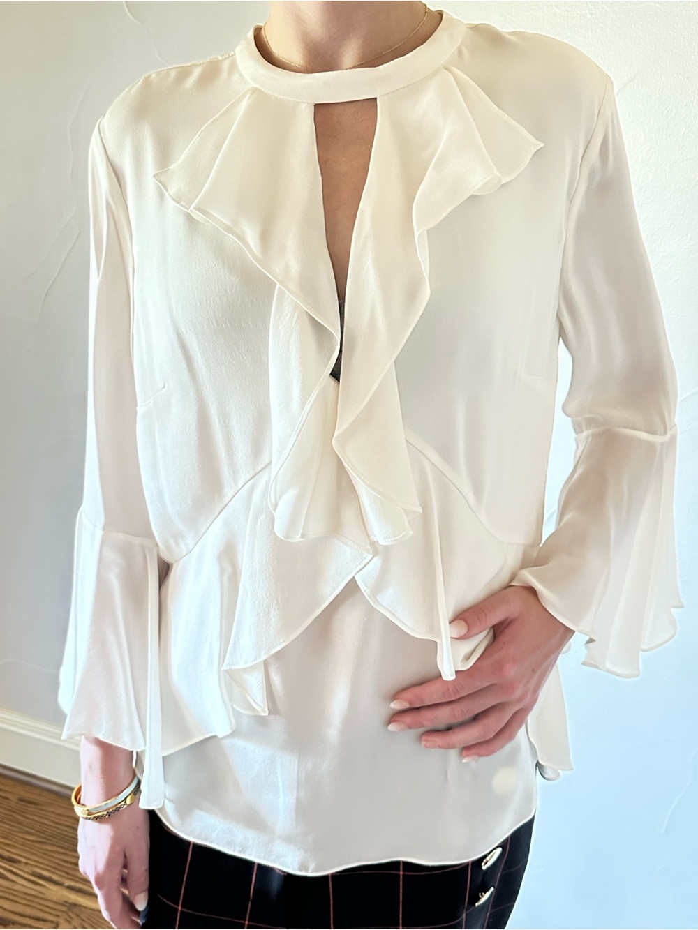 CINQ A SEPT Ruffle Front Silk Blouse NWT Bell Sleeves Ivory Cream Size L🌸